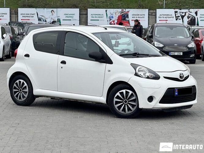 Toyota Aygo 2013 doar la InterAuto