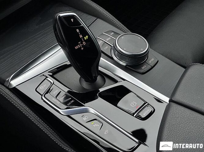 BMW 545e 52 bmw 545e 2020