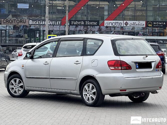 toyota Avensis Verso 2003