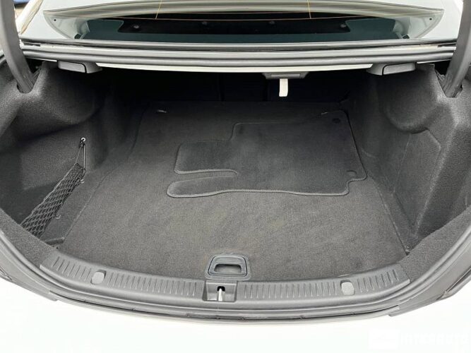 Mercedes E 200 51 mercedes E 200 2019