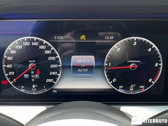 Mercedes E 200 41 mercedes E 200 2019