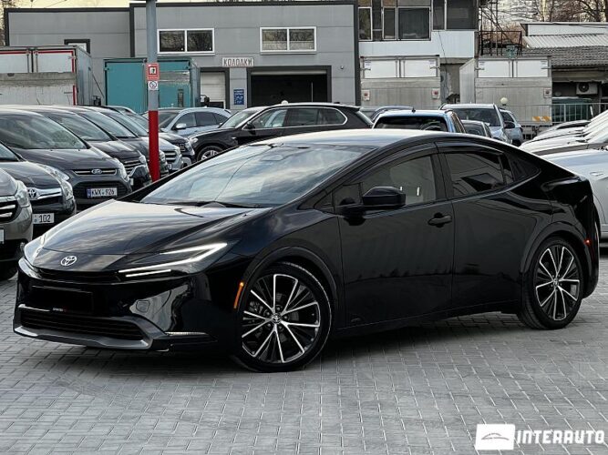 Toyota Prius 2023 doar la InterAuto