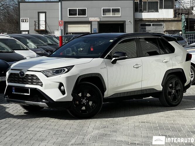 Toyota Rav-4 2020 doar la InterAuto