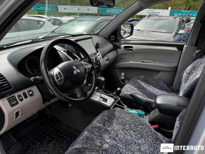 mitsubishi Pajero Sport 2010