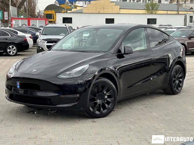 Tesla Model Y 2023 doar la InterAuto