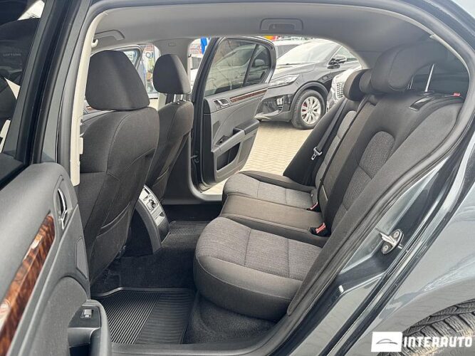 Skoda Superb 43 skoda Superb 2013