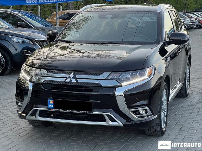 Mitsubishi Outlander 2019 doar la InterAuto