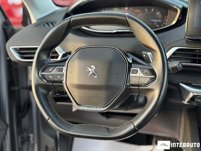 Peugeot 5008 42 peugeot 5008 2020