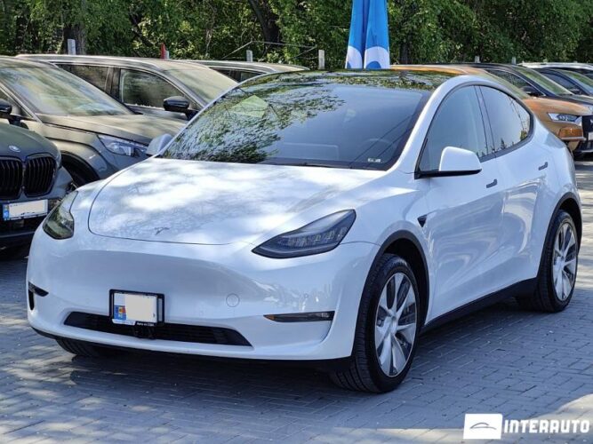 Tesla Model Y 2021 doar la InterAuto