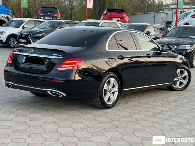 Mercedes E 220 31 mercedes E 220 2017