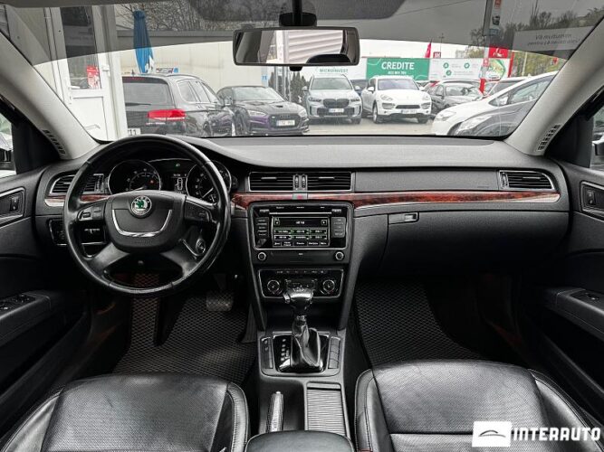 Skoda Superb 33 skoda Superb 2011