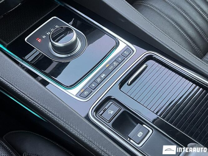 Jaguar F-Pace 56 jaguar F-Pace 2016