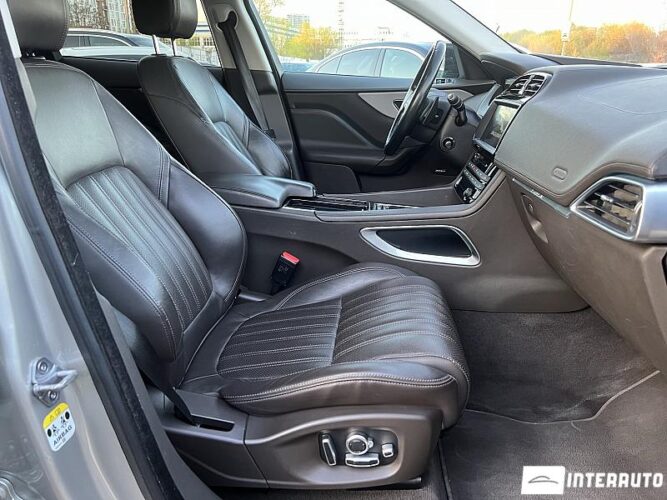 Jaguar F-Pace 57 jaguar F-Pace 2016