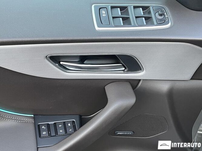 Jaguar F-Pace 46 jaguar F-Pace 2016