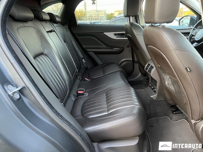 Jaguar F-Pace 61 jaguar F-Pace 2016