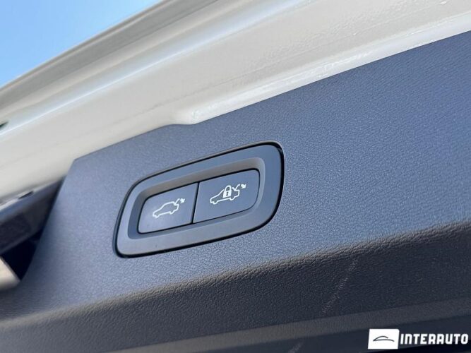 Volvo V 60 Cross Country 48 interauto-car