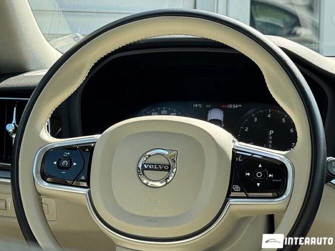 Volvo V 60 Cross Country 42 interauto-car