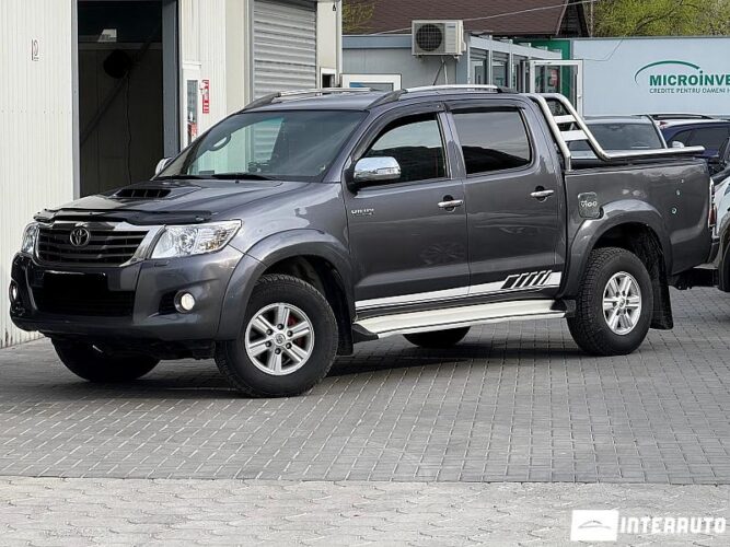 Toyota Hilux 2013 doar la InterAuto
