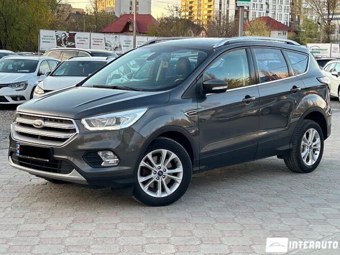 Ford Kuga 2017 doar la InterAuto