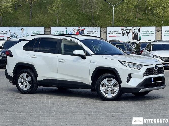 Toyota Rav-4 2020 doar la InterAuto
