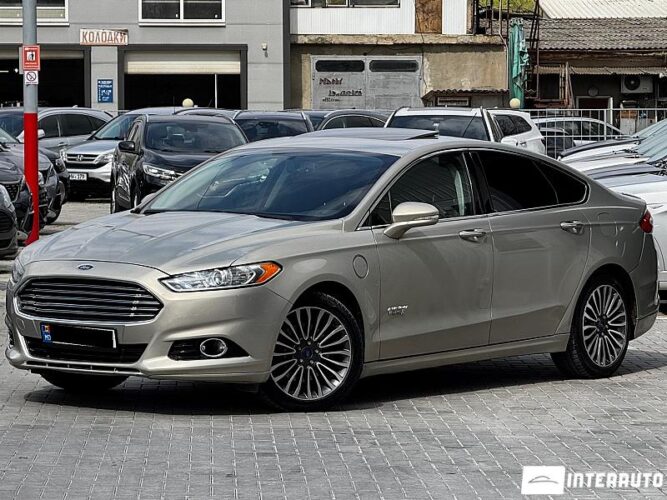 Ford Fusion 2014 doar la InterAuto