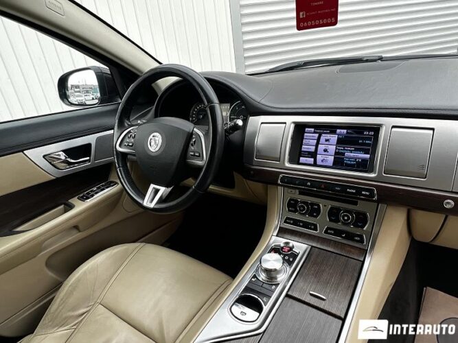 jaguar XF 2012