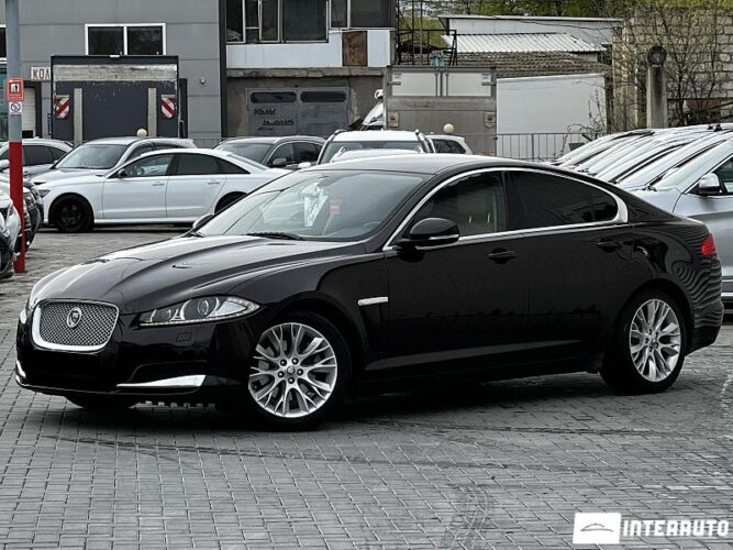 Jaguar XF 2012 doar la InterAuto