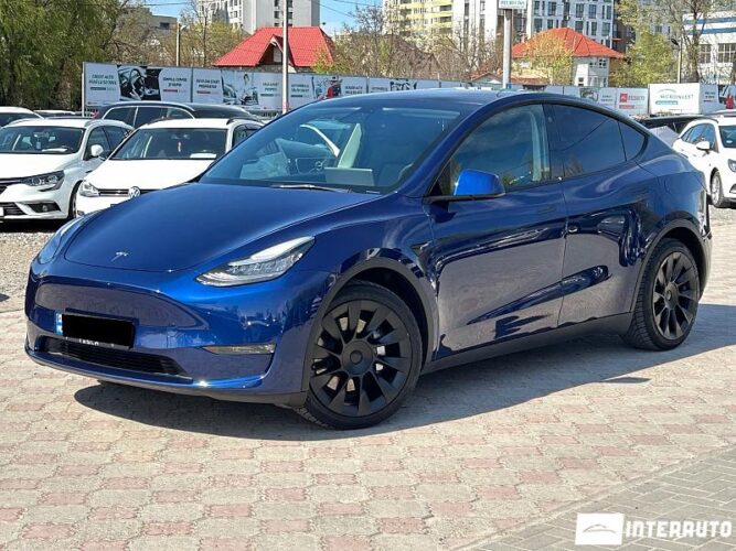 Tesla Model Y 2022 doar la InterAuto