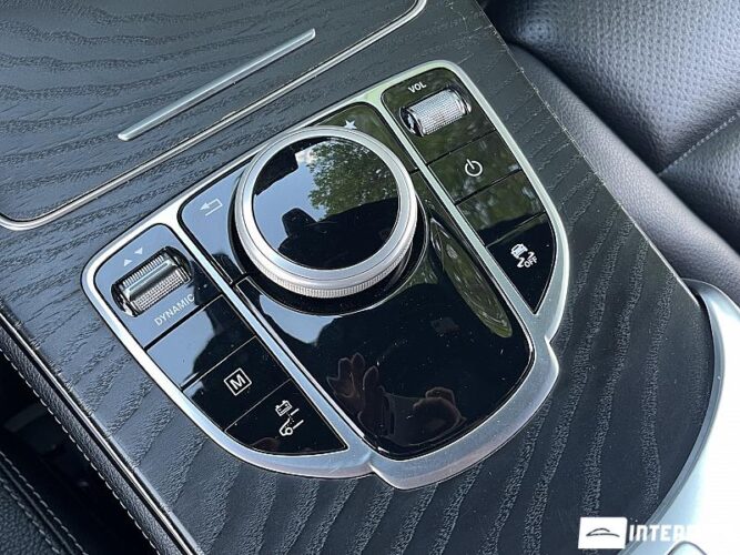 Mercedes GLC 350e 48 mercedes GLC 350e 2019