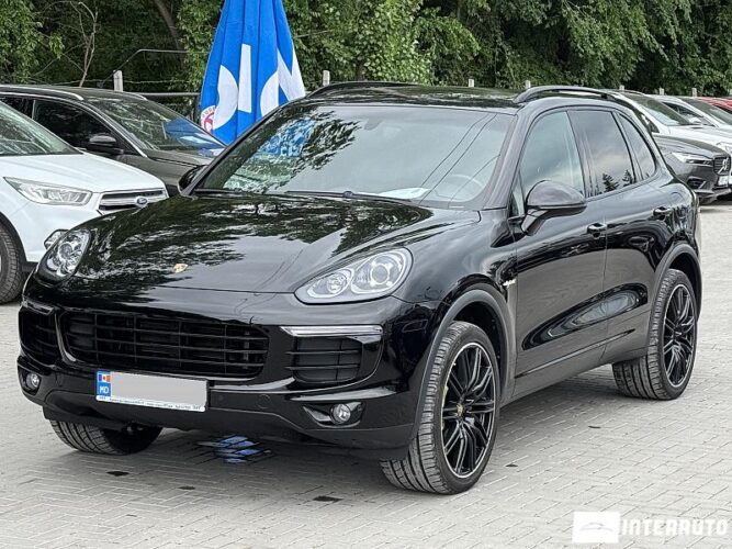 Porsche Cayenne S Hybrid 2016 doar la InterAuto