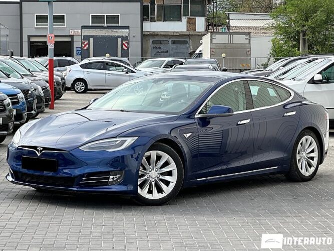 Tesla Model S 2016 doar la InterAuto