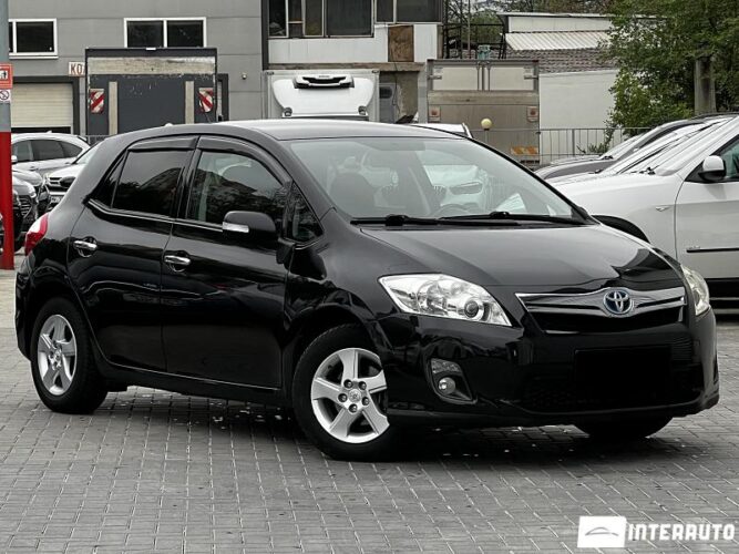 Toyota Auris 2011 doar la InterAuto