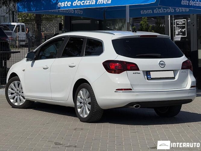 opel Astra 2014
