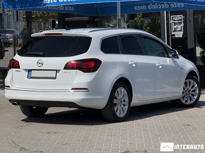 opel Astra 2014