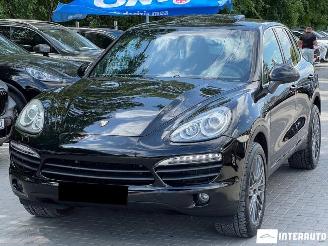 Porsche Cayenne S Hybrid 2013 doar la InterAuto