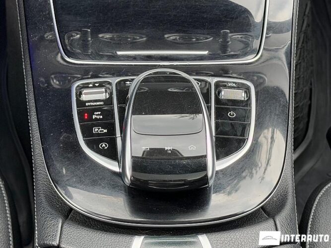 Mercedes E 220 49 mercedes E 220 2017