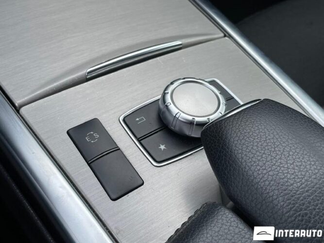 Mercedes E 220 44 mercedes E 220 2013