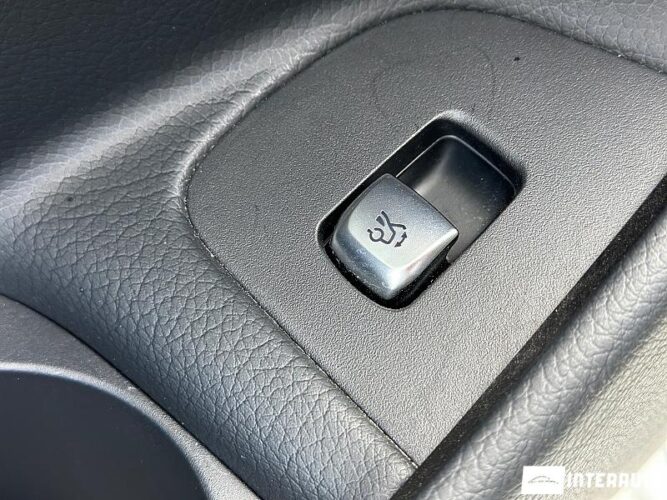 Mercedes E 220 64 mercedes E 220 2021