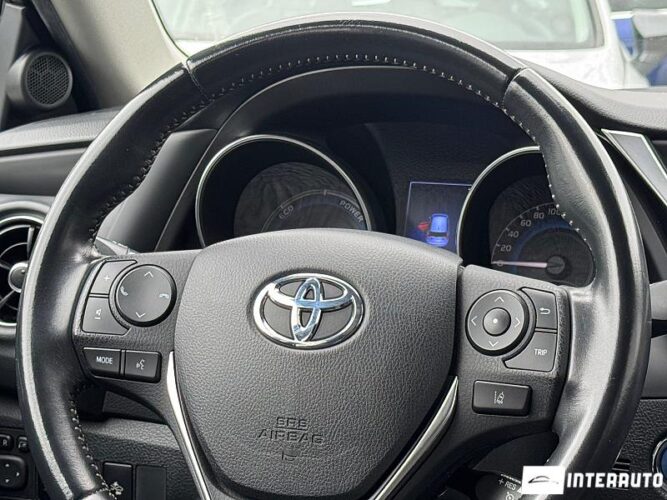 toyota Auris 2017