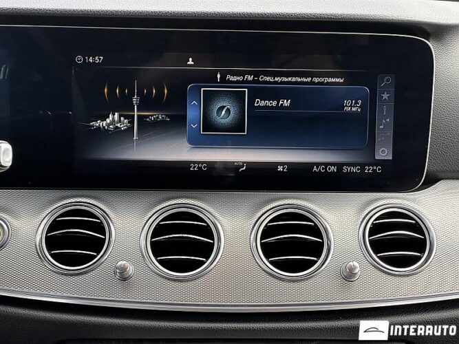 Mercedes E 220 41 mercedes E 220 2016