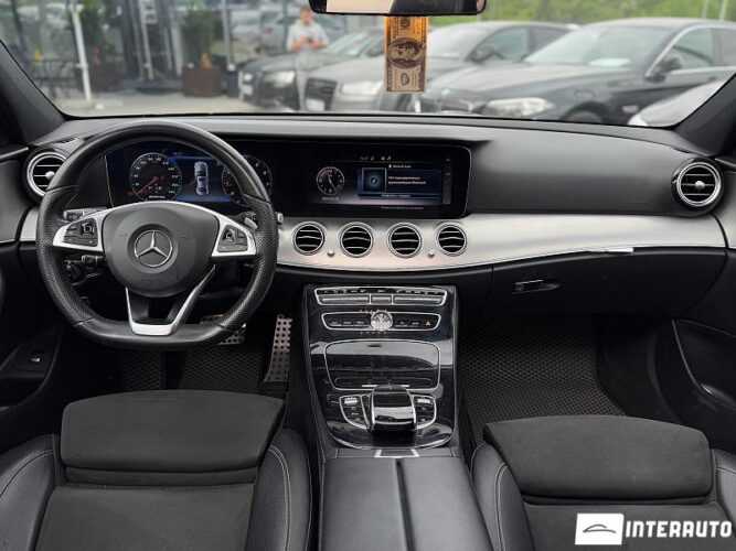 Mercedes E 220 44 mercedes E 220 2017
