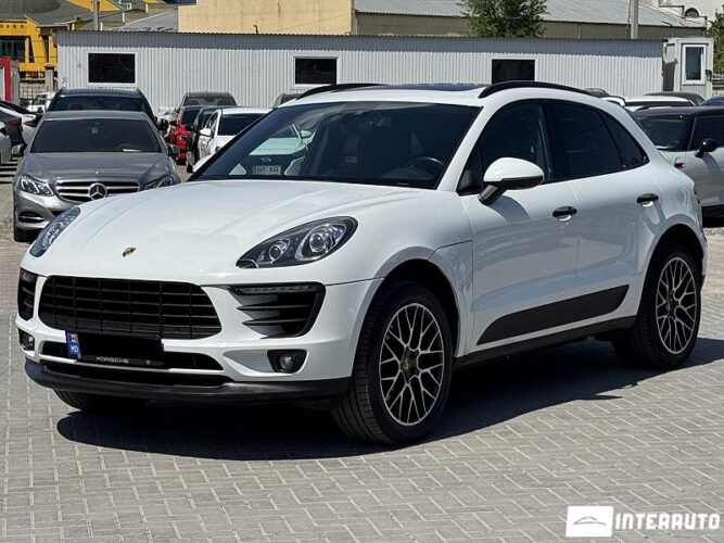 Porsche Macan 2018 doar la InterAuto