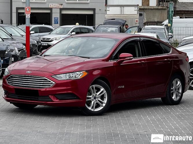 Ford Fusion 2018 doar la InterAuto