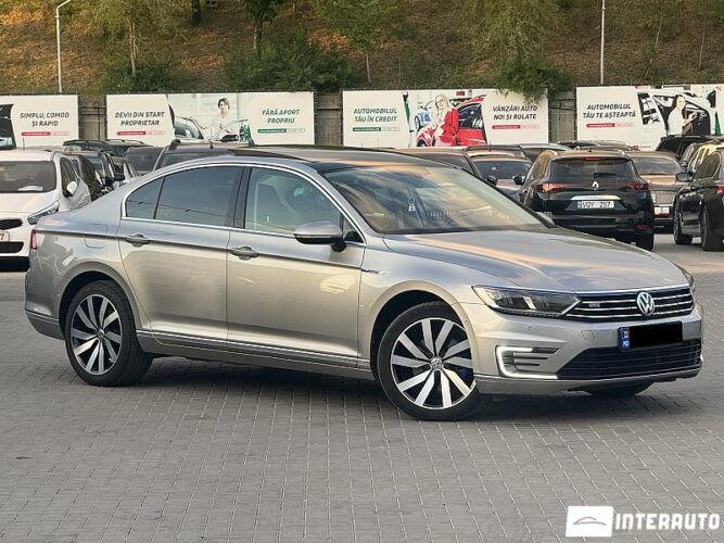 Volkswagen Passat GTE 2015 doar la InterAuto