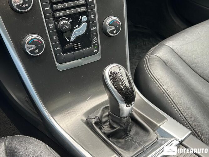 Volvo XC 60 44 interauto-car