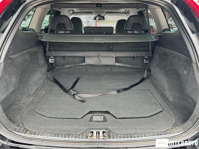 Volvo XC 60 49 interauto-car