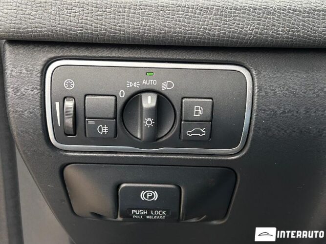 Volvo XC 60 38 interauto-car