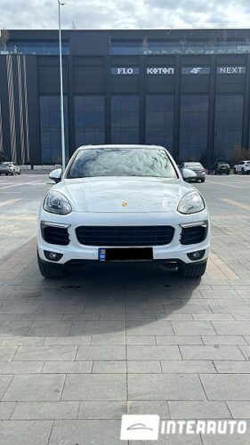 Porsche Cayenne S Hybrid 2017 doar la InterAuto