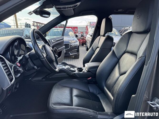 porsche Cayenne 2012