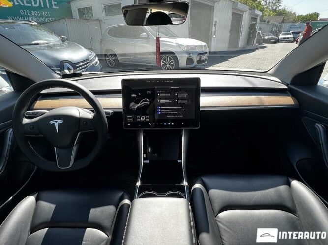 tesla Model 3 2020